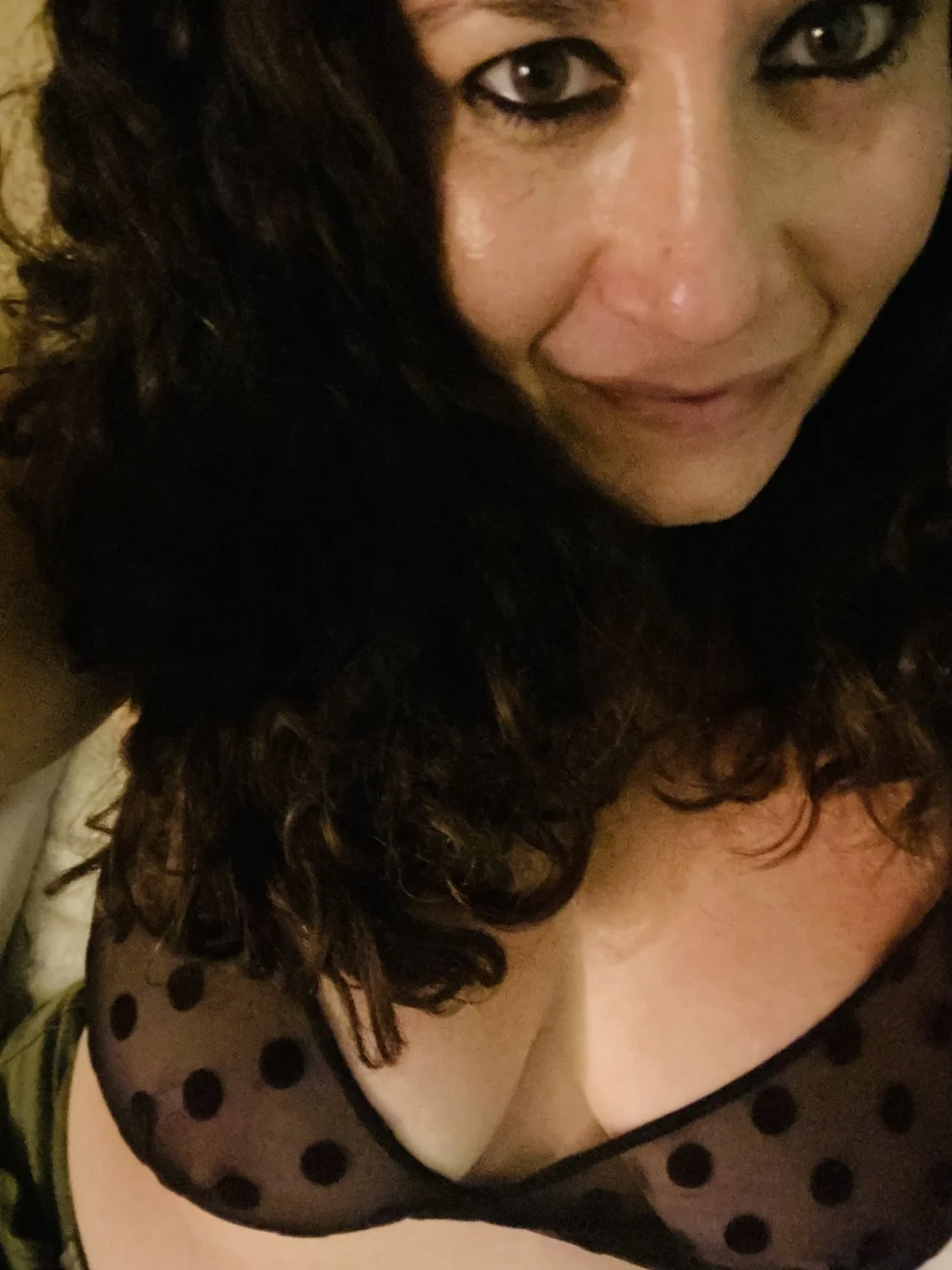 LA Slut Sarah making cocks hard image 9