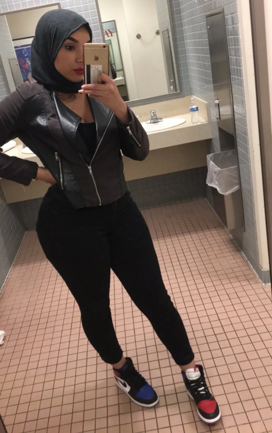 busty 🇩🇿 hijabi loves bbc 🍆 image 11