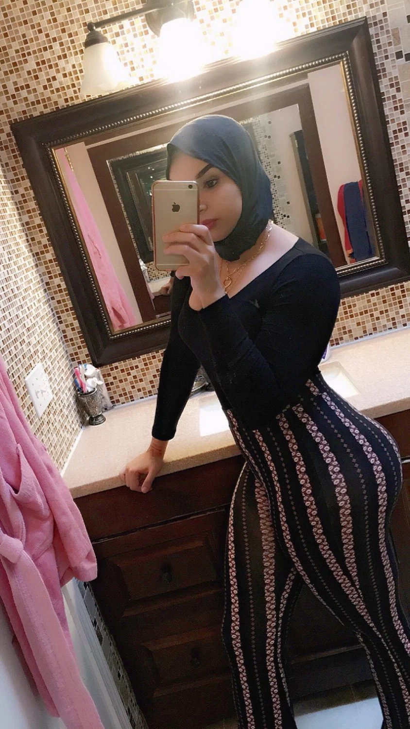 busty 🇩🇿 hijabi loves bbc 🍆 image 18