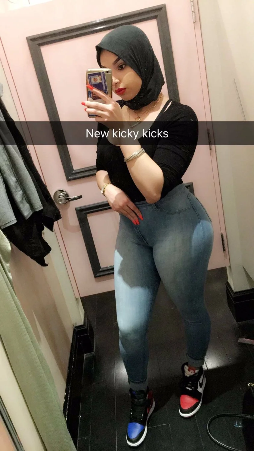 busty 🇩🇿 hijabi loves bbc 🍆 image 3