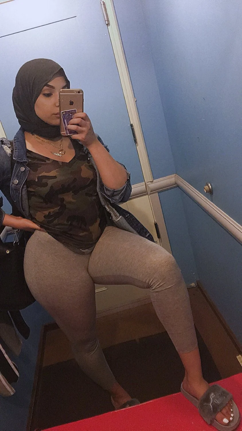 busty 🇩🇿 hijabi loves bbc 🍆 image 6