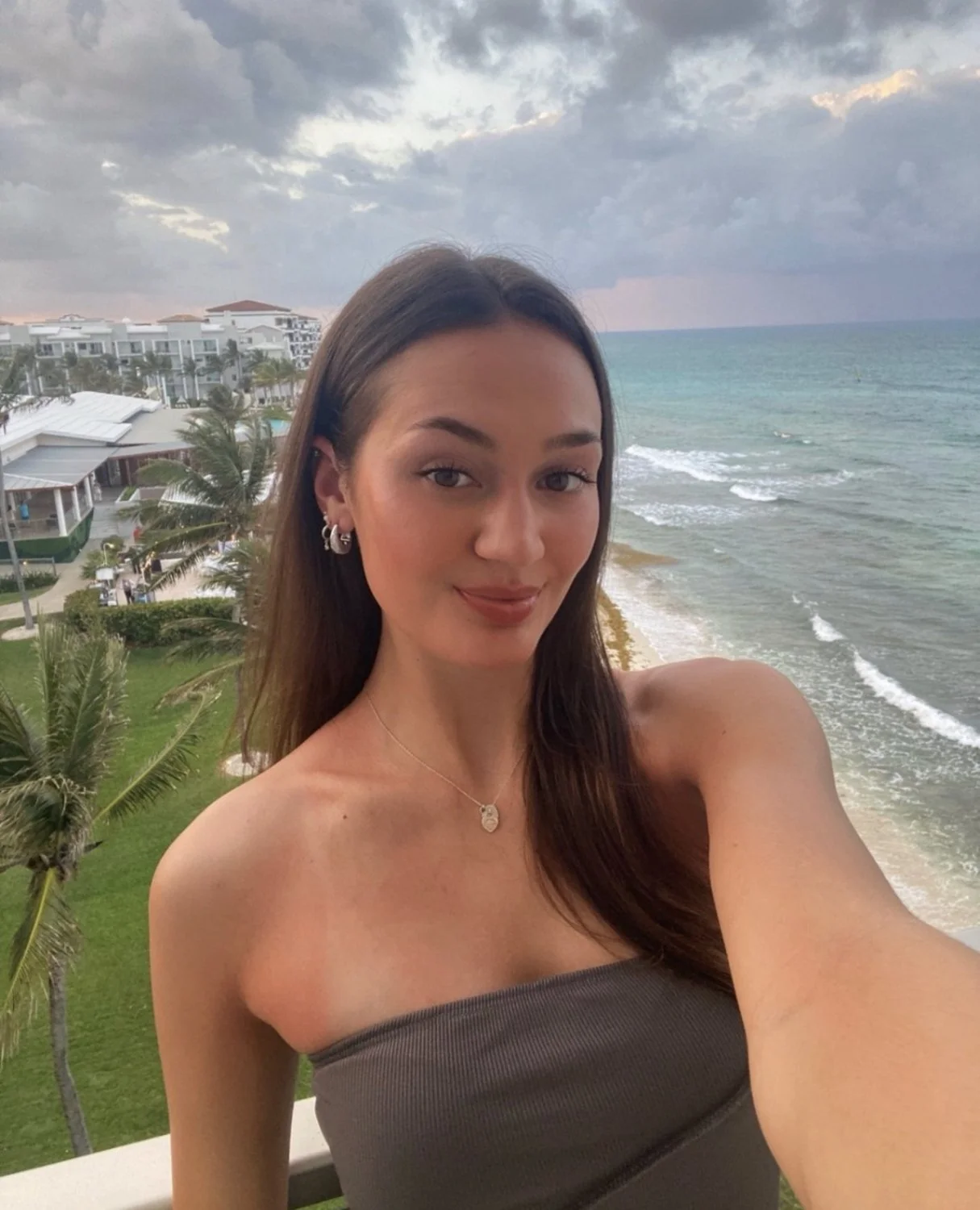 Thick and busty VSCO slut Emily image 14