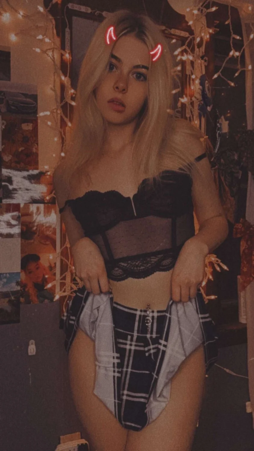 Famous Chatpic Slut Krista want's to be a Webslut image 36