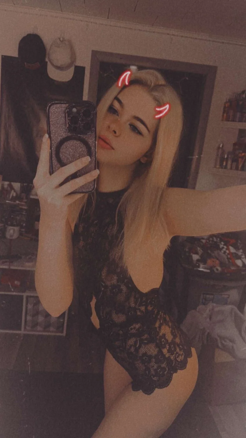 Famous Chatpic Slut Krista want's to be a Webslut image 43