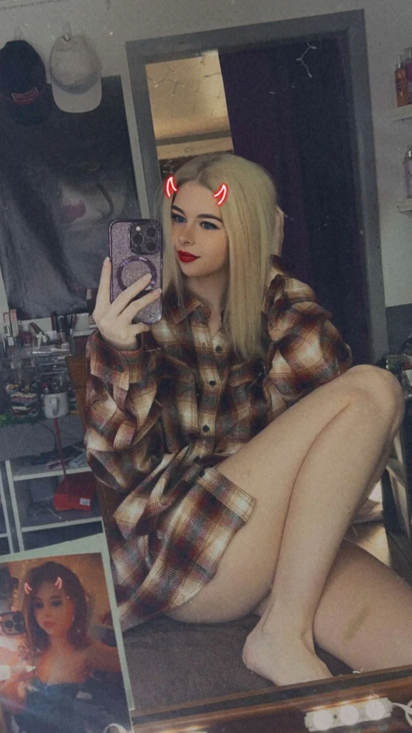 Famous Chatpic Slut Krista want's to be a Webslut image 49