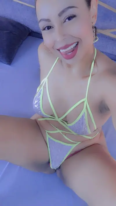 I´m feeling so sexy and horny!My blue page free for a month! https://onlyfans.com/julia_gomesss cover image