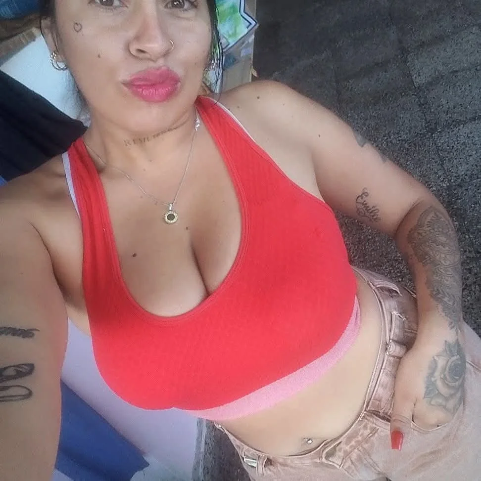 Turra milf de lafe calienta pijas(soft)boquita de chupa pija main image