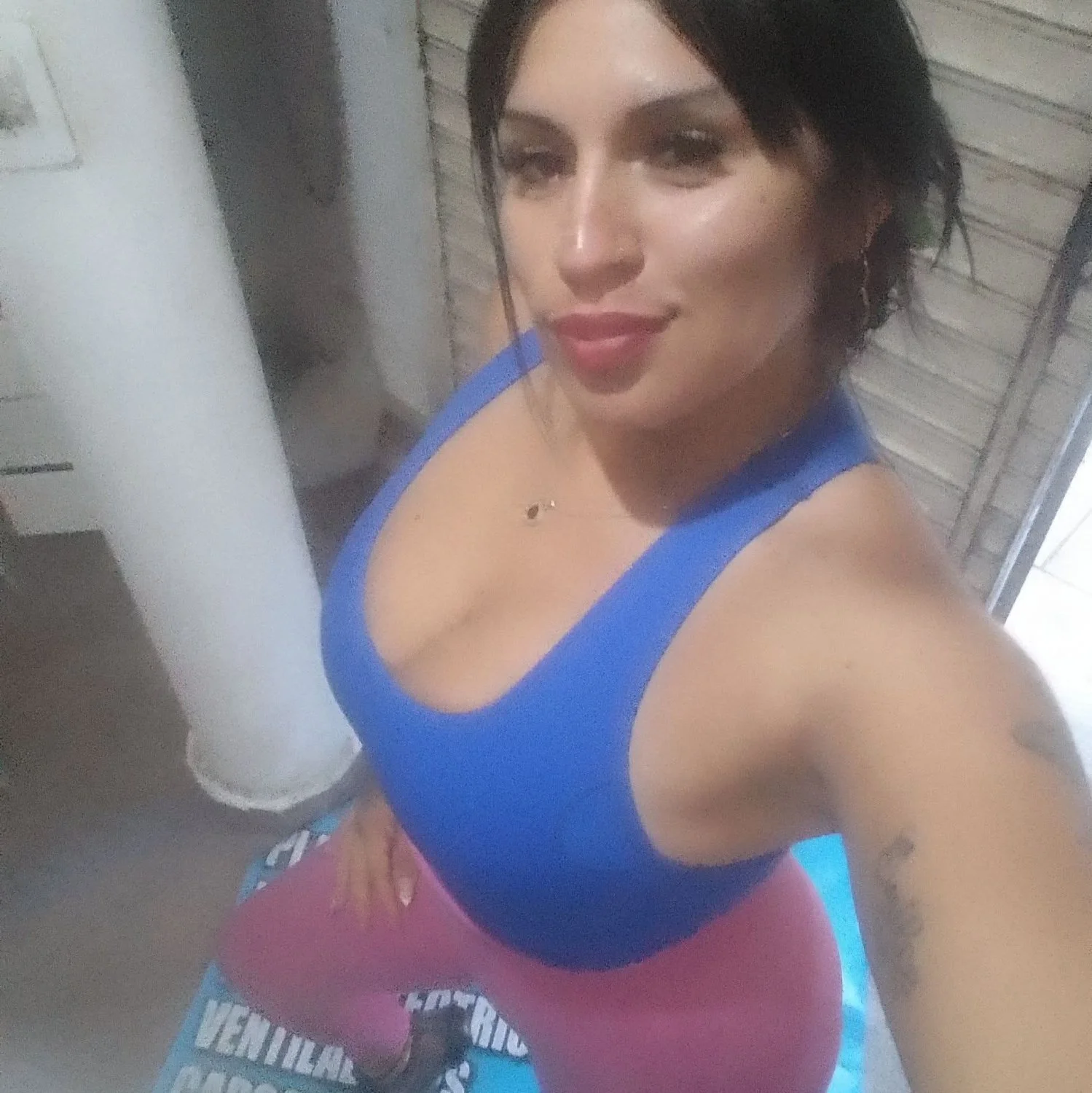 Turra milf de lafe calienta pijas(soft)boquita de chupa pija image 2