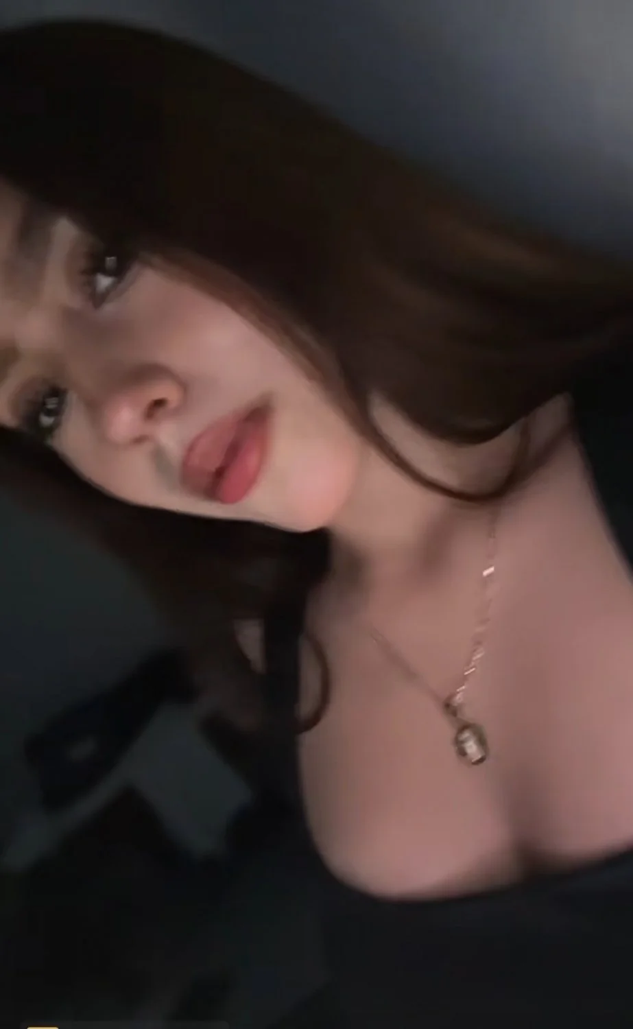 La puta nalgona de karla image 3