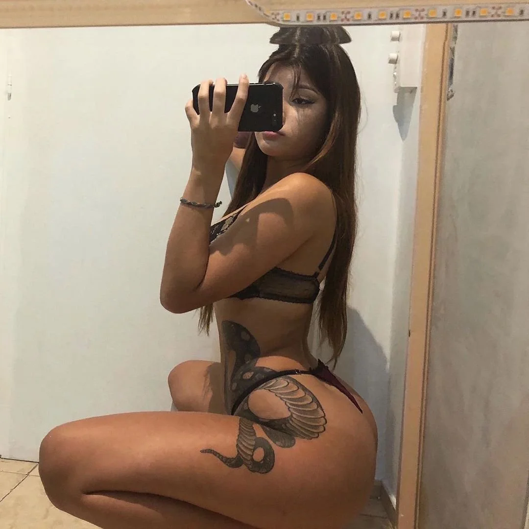 Hermosa puta con cuerpazo miren como mueve ese ogt para llenarlo de cachetazos 🤤🤤🤤🔥🔥🔥 image 18