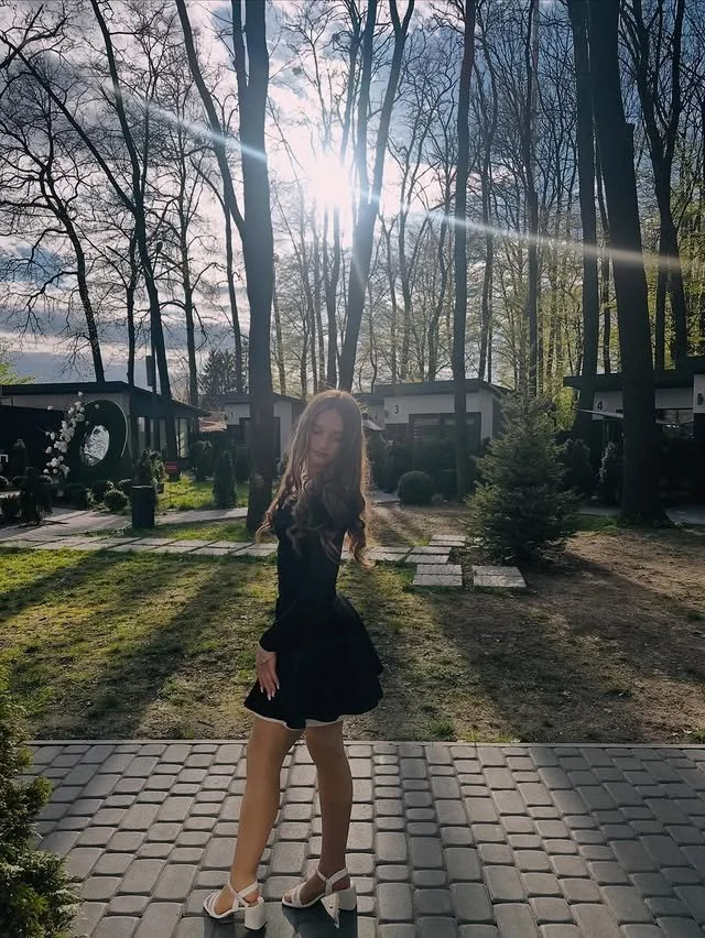 Sexy heel feet of cute girl image 6