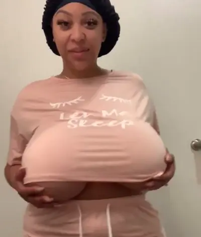 Her Tits Beautiful 💙 cover image