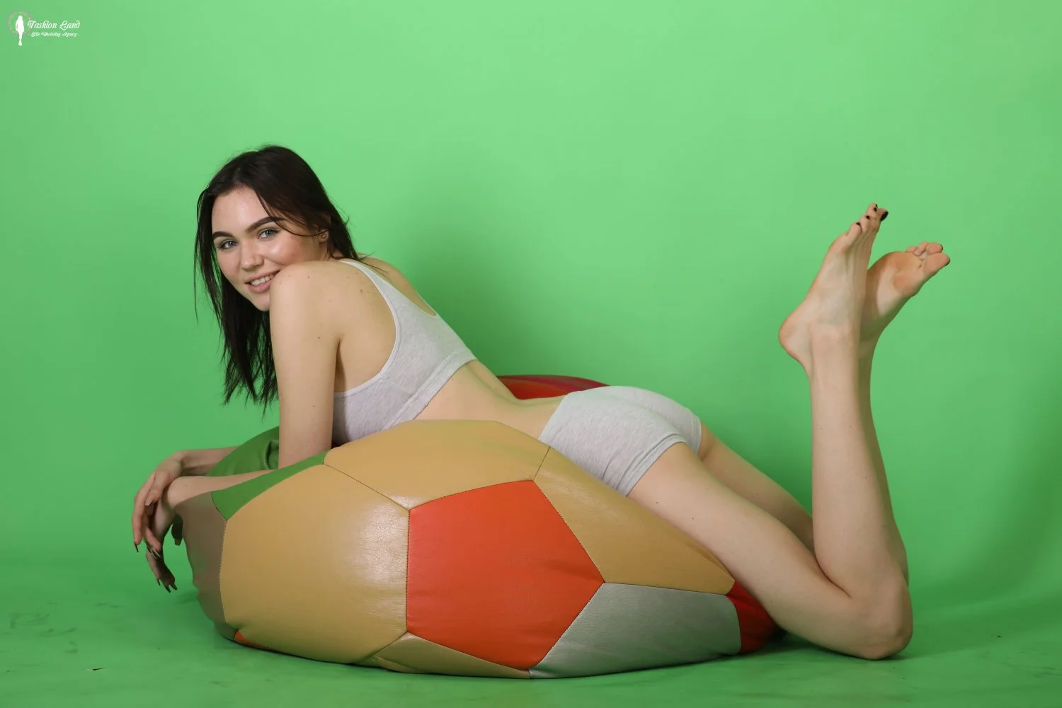 Amy - sexy brunette shows off legs and soles - Part 2/2 image 19