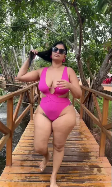 Alguém tem conteudo dela ? Ela faz PG ? main image