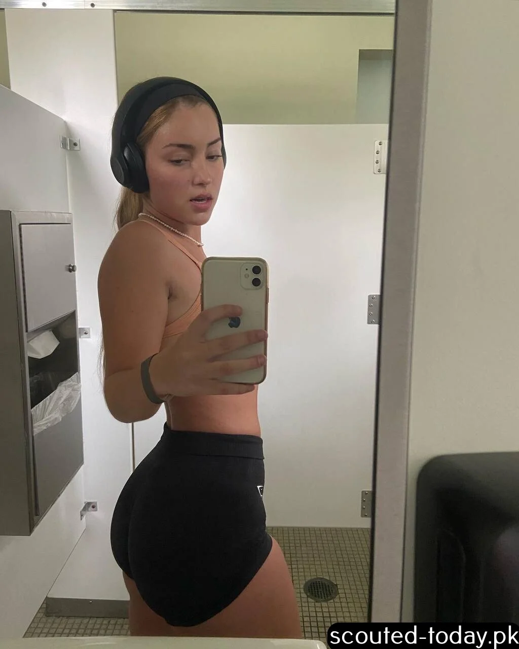 Sexy girl fucked image 11