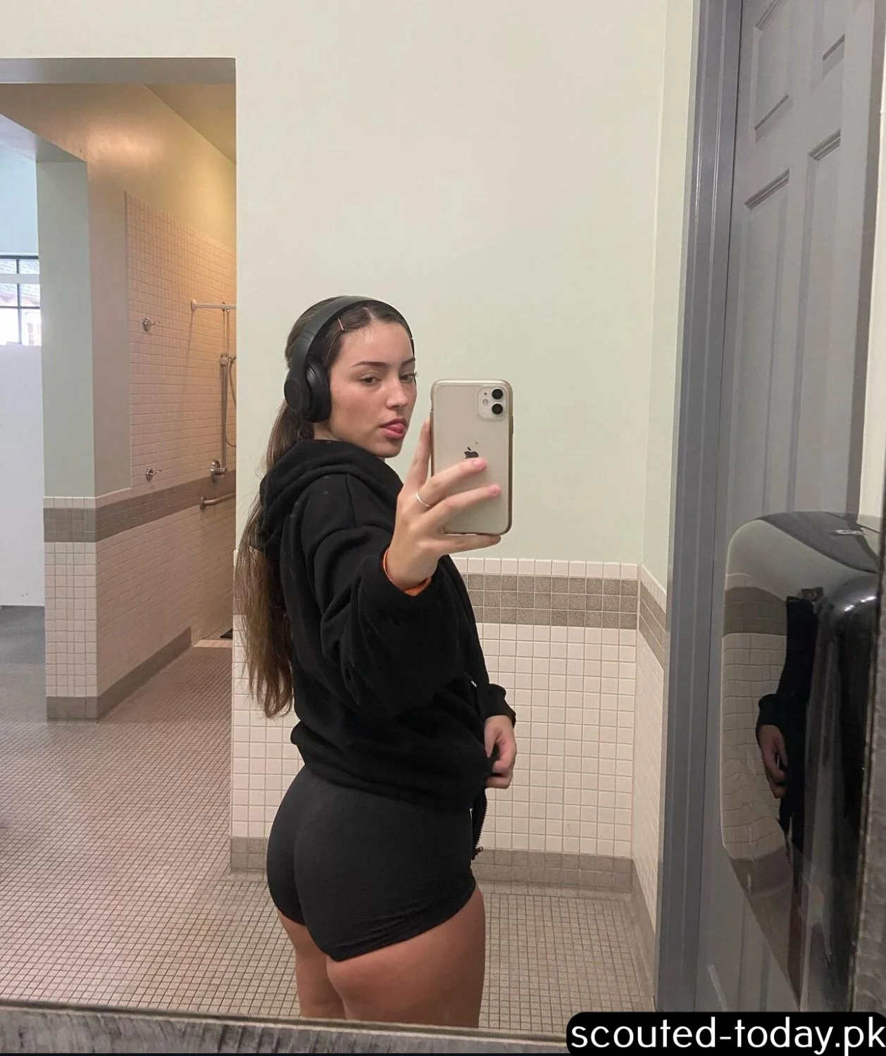 Sexy girl fucked image 7