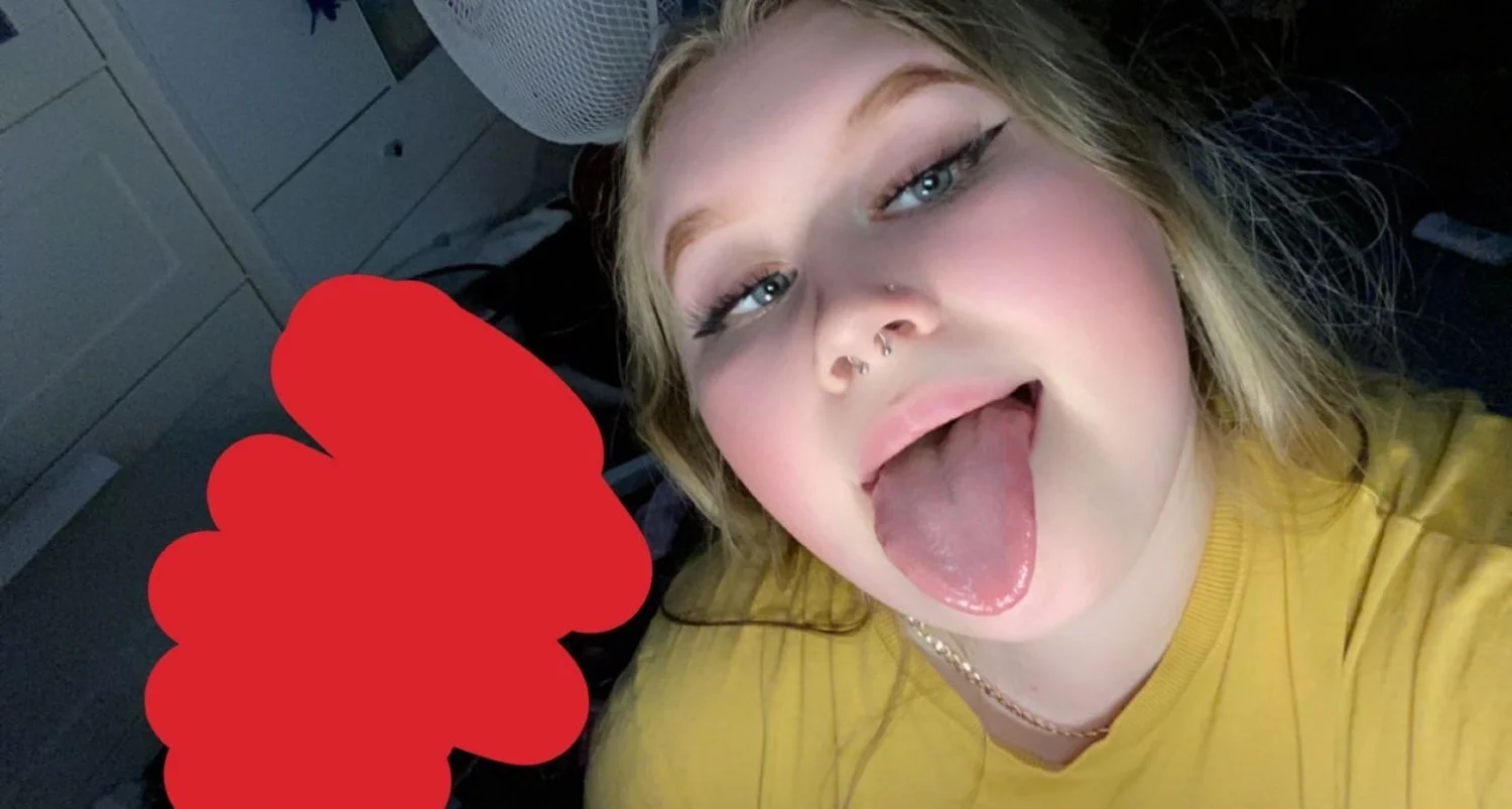 would u fuck my thick blonde? dm me to talk image 1
