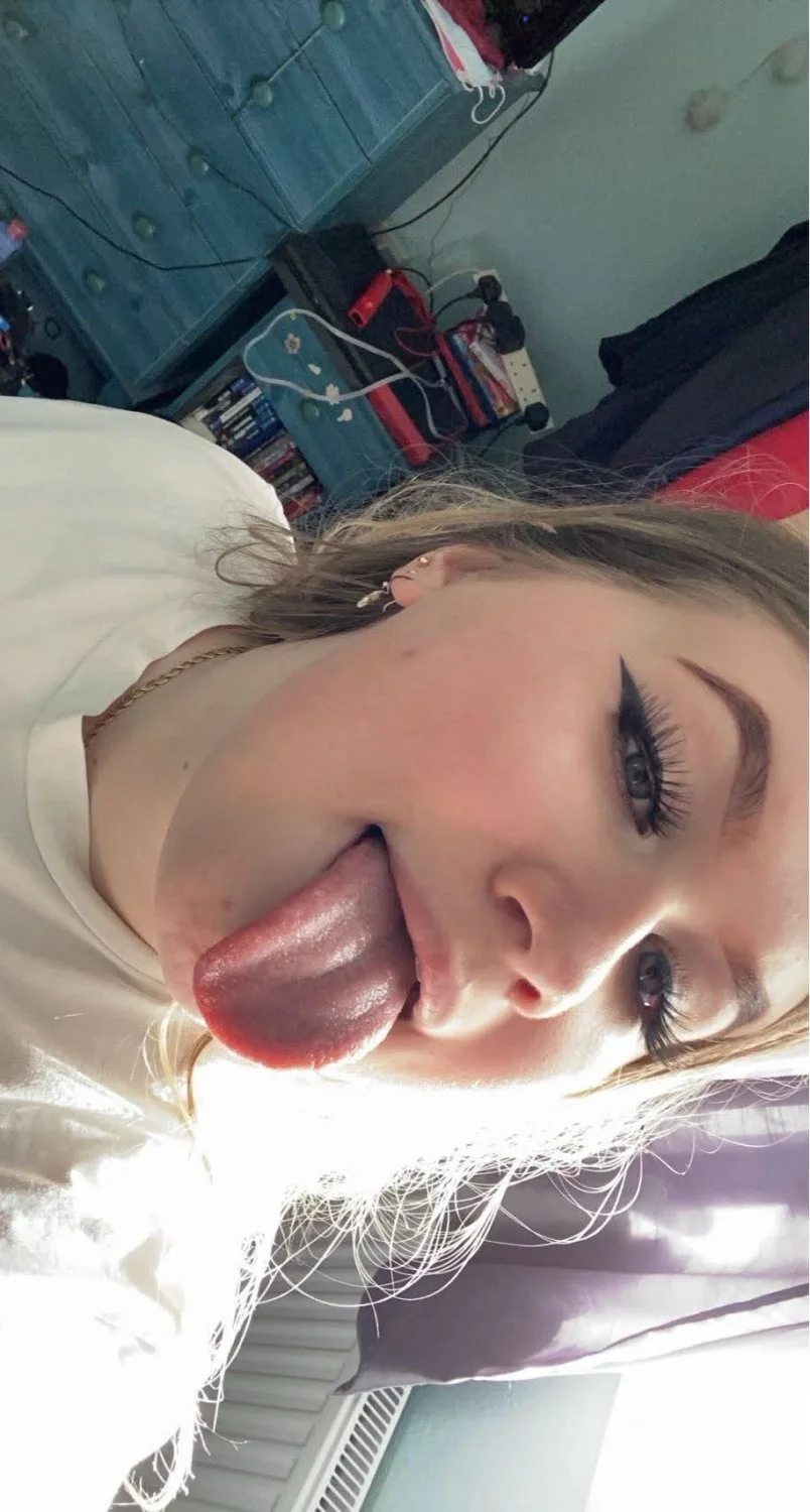 would u fuck my thick blonde? dm me to talk image 3