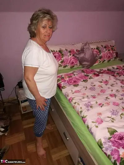 Dona alvarinda de lajes está é velha na putaria catarinense cover image