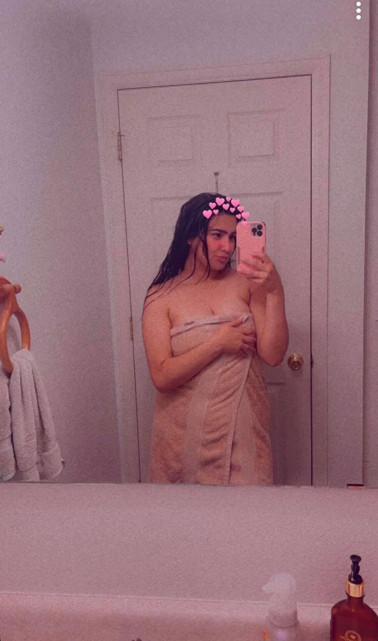 Cucks hot thick gf image 3