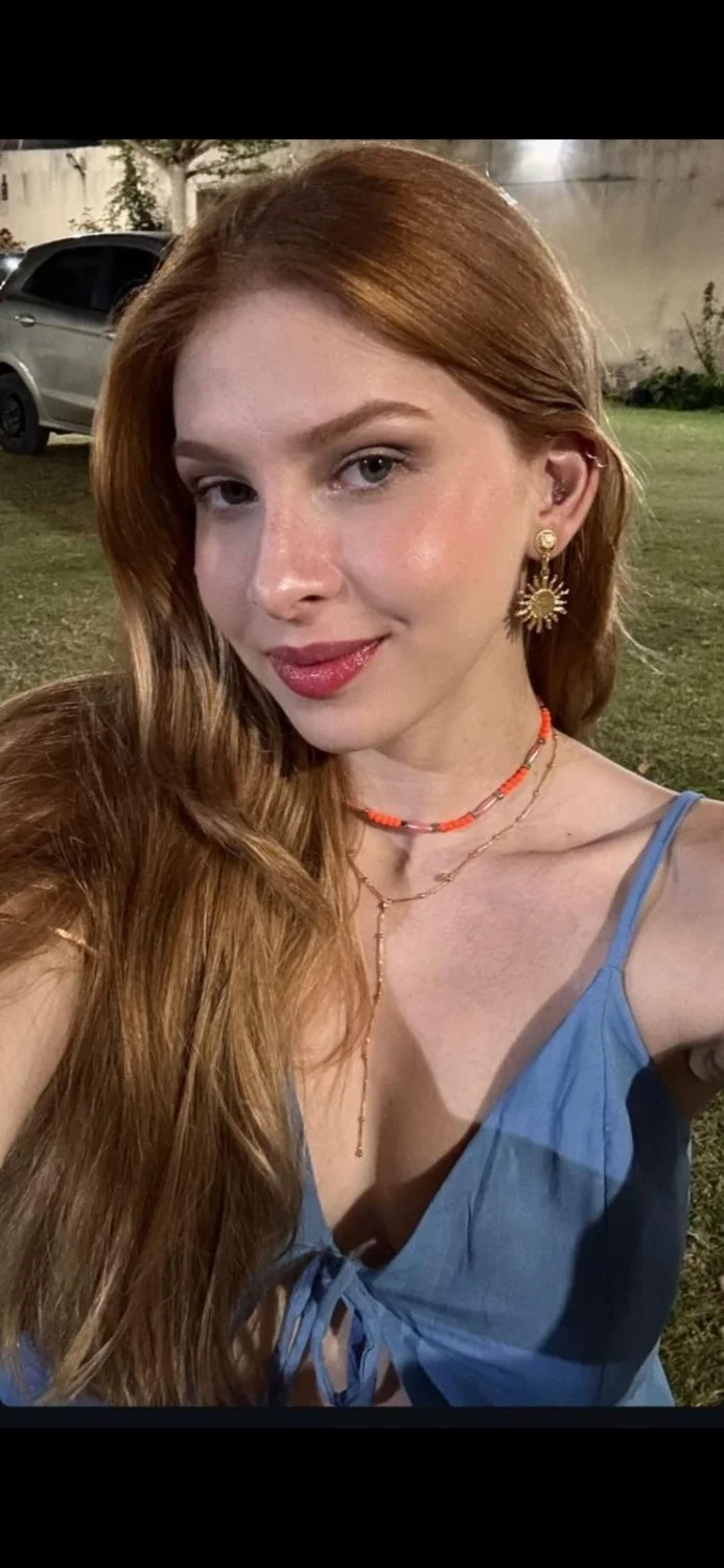 Ruivinha gostosa merece tributos de todos main image