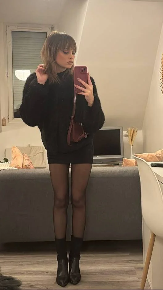 Laura, 21 French slut main image