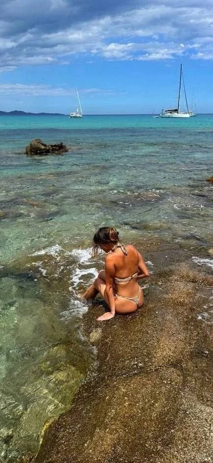 Laura, 21 French slut image 11