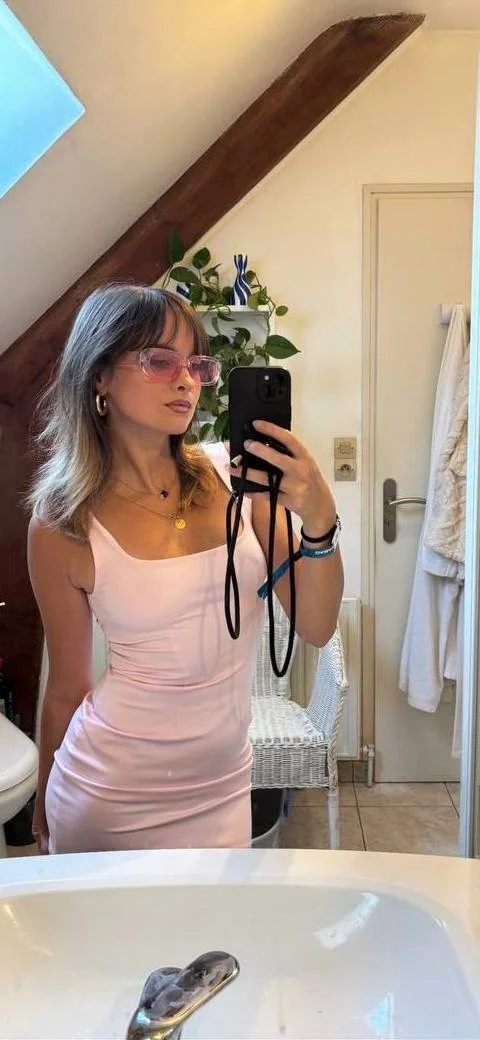 Laura, 21 French slut image 17