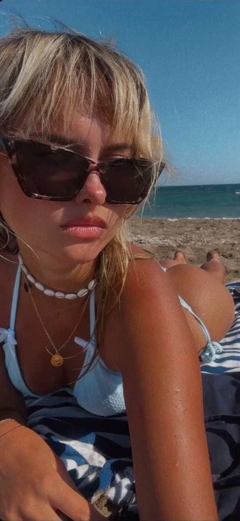 Laura, 21 French slut image 26