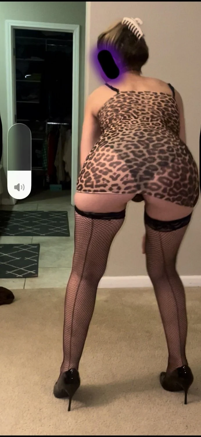 Tight body 55 Gilf image 21