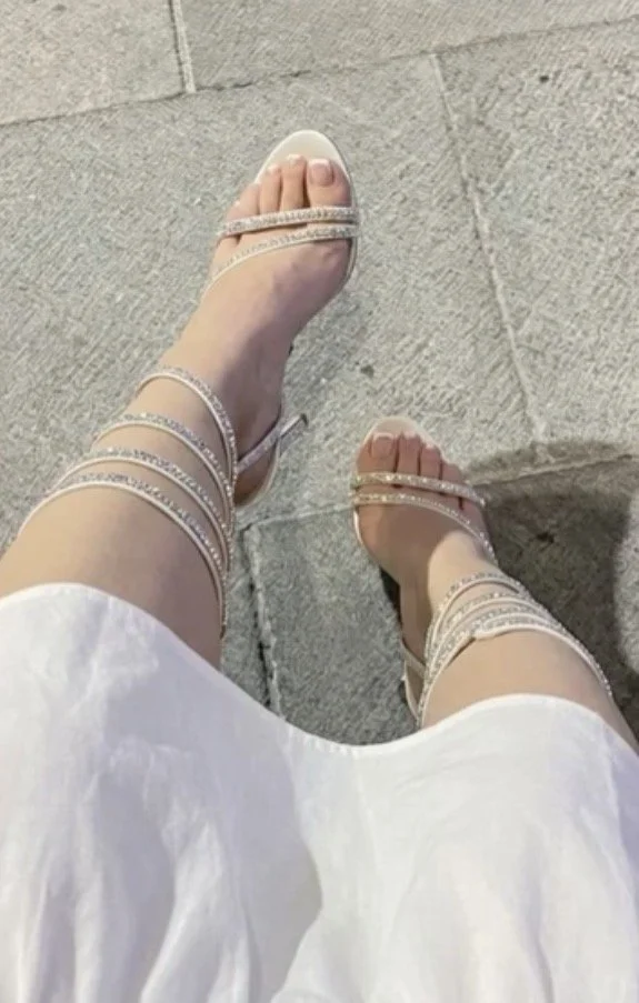 Sexy feet of redhead slut image 2