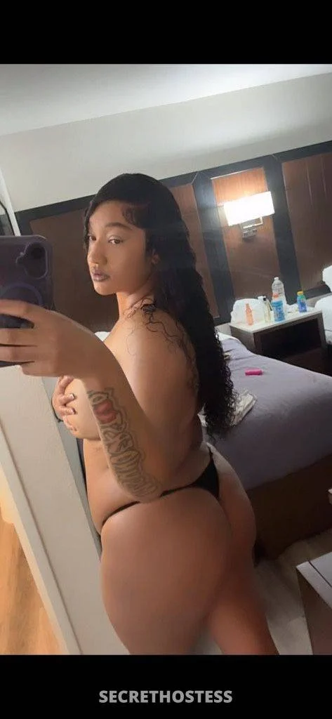 wm-Layla-23Yrs-Old-Escort-Bakersfield-CA-187146-1 main image