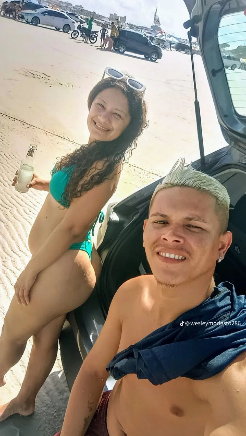 adora exibir a esposa main image