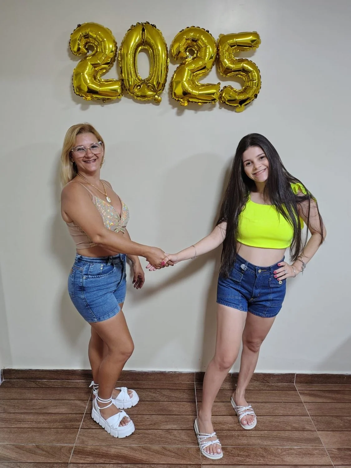 Mãe e Filha deliciosas, qual vocês comeriam? Comentem bastante. image 10
