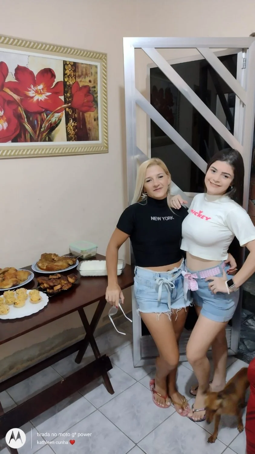 Mãe e Filha deliciosas, qual vocês comeriam? Comentem bastante. image 2