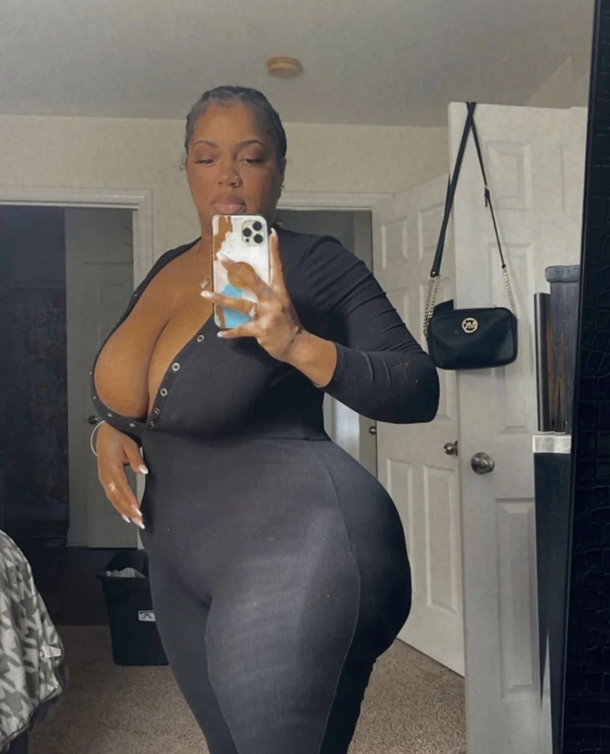 THICK BIG BOOTY CLAPS image 3