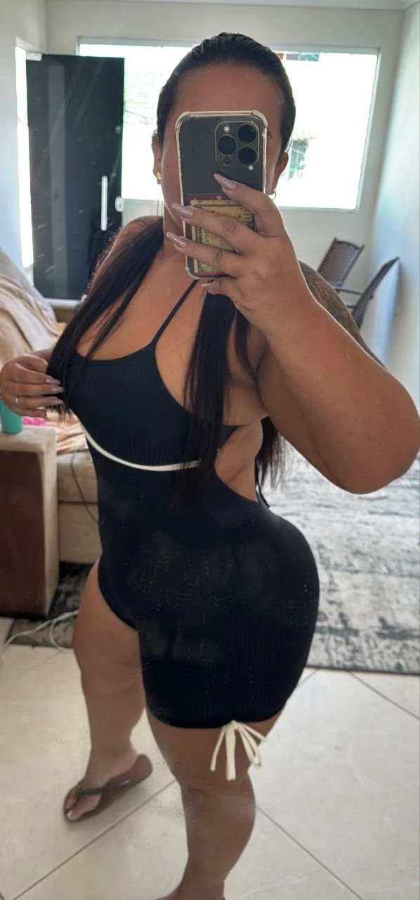 Gordinha com cara de esposa que gosta de trair main image