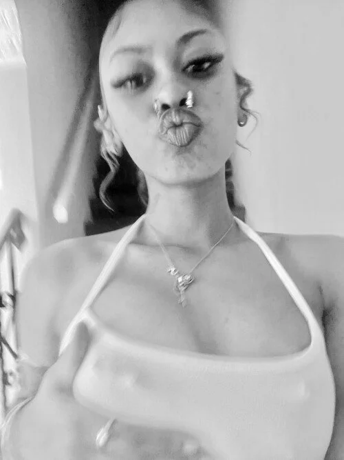 Pretty Petite Lightskin Pyt (tapes in tele) image 27