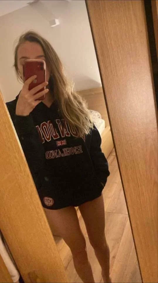 mentally ill Irish snap slut Hannah image 3
