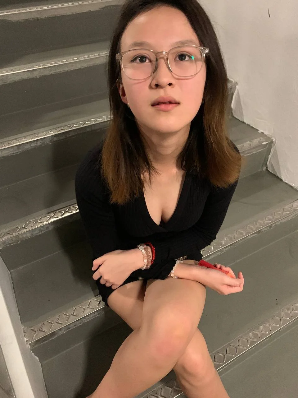 xmm sg singapore loves to tease in public at the lift lobby image 23