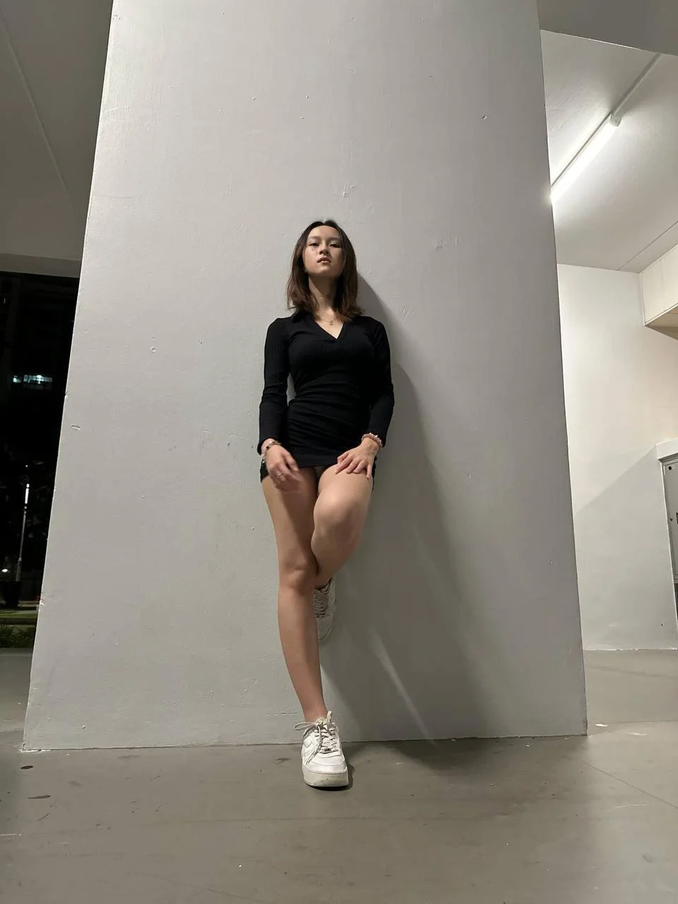 xmm sg singapore loves to tease in public at the lift lobby image 27