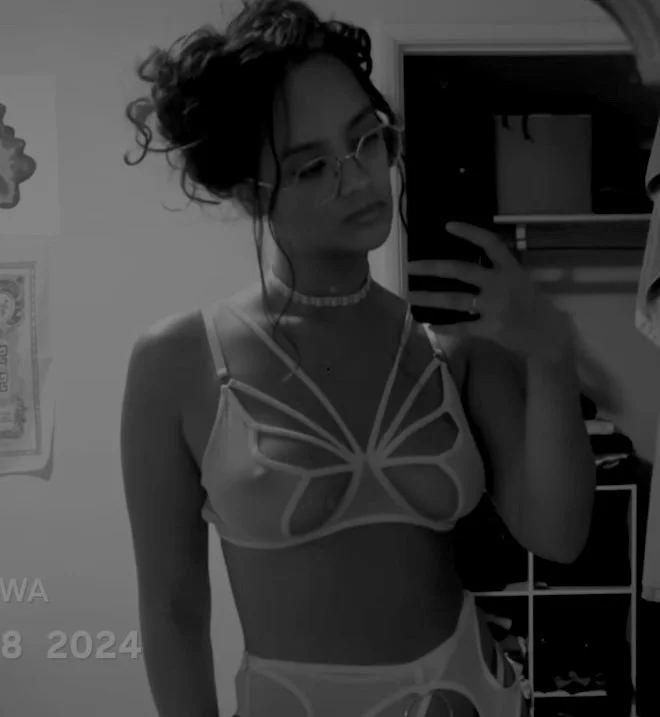 Cute Seattle teen Tia K. image 4
