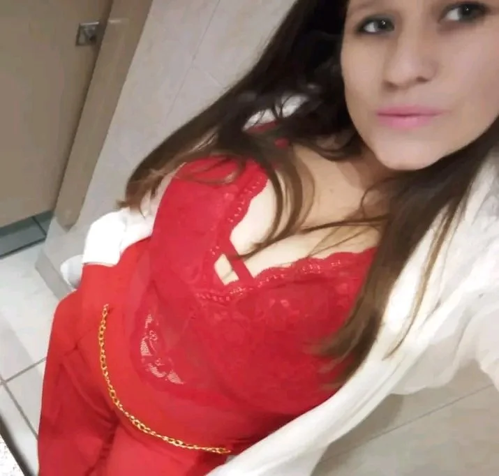 Narela una tetona rica image 3
