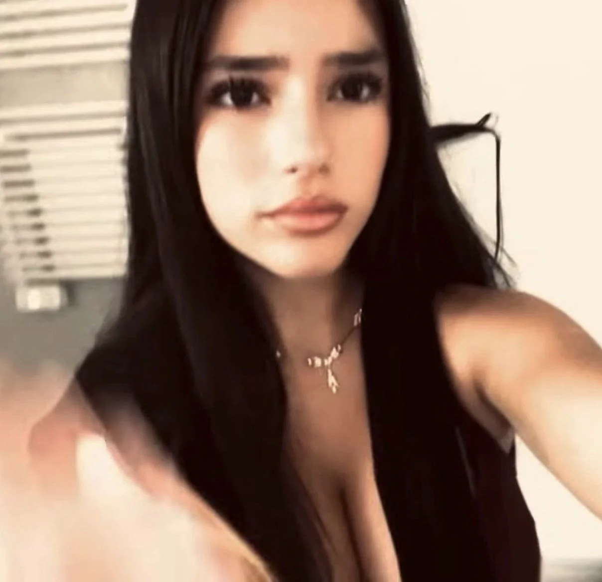 Teen whore with Huge tits image 12