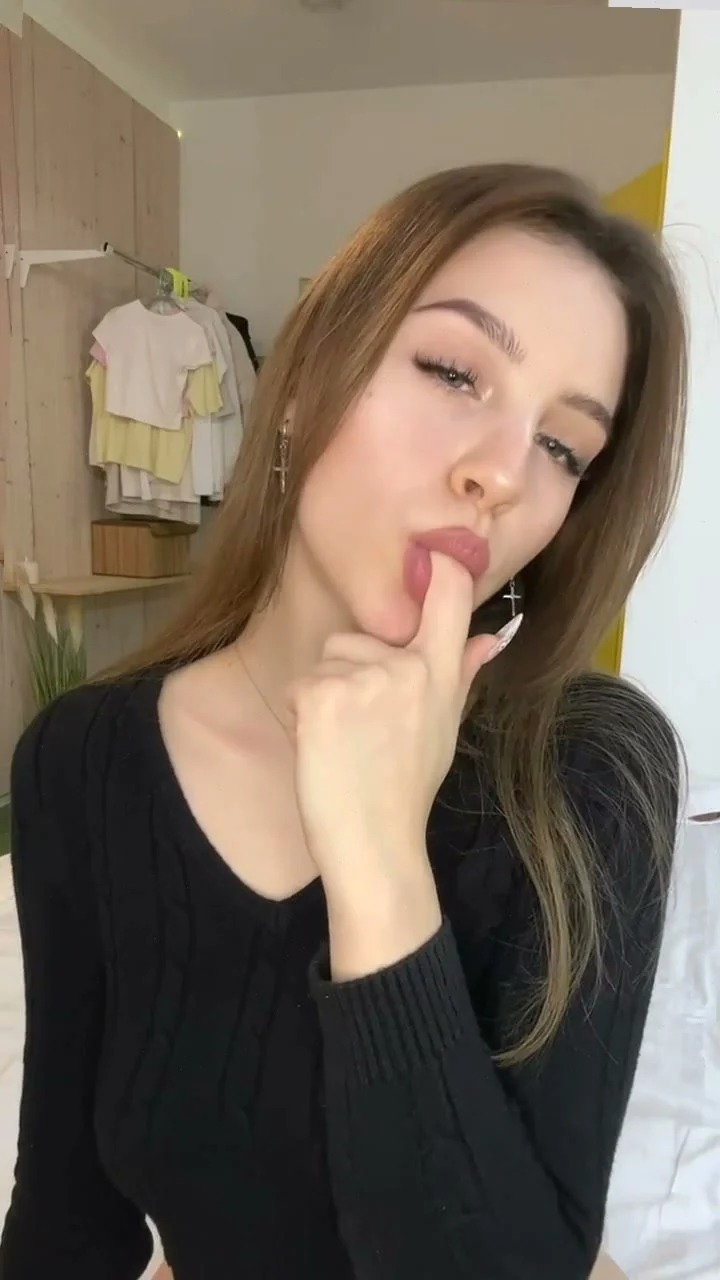 🔞 Hot horny round ass nude cumming hard pussy 😈🍑 Check OF now image 2