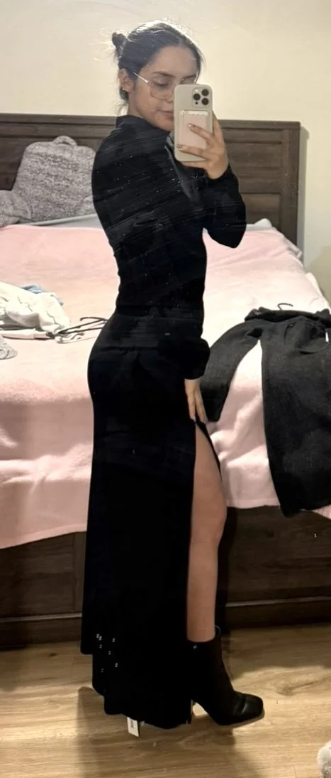 Funsize innocent looking Latina loves being a slut for strangers on the internet image 2