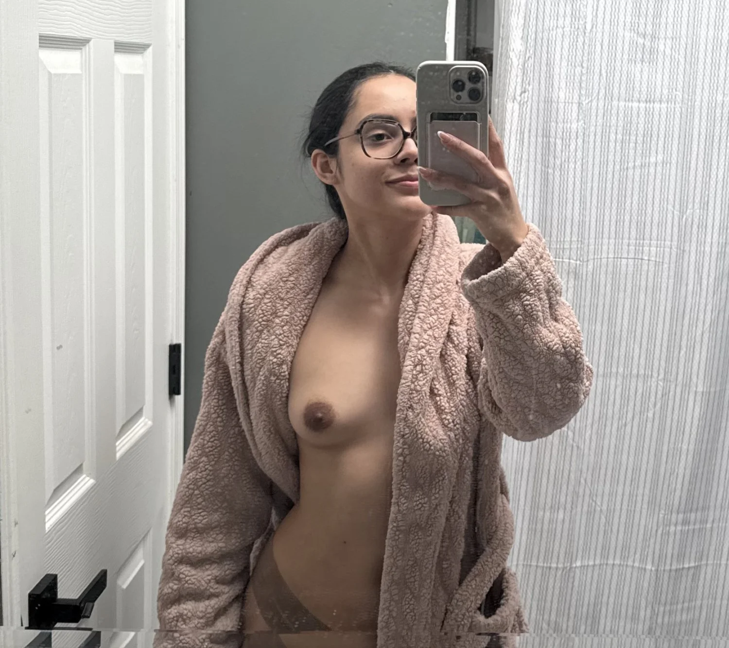 Funsize innocent looking Latina loves being a slut for strangers on the internet image 22
