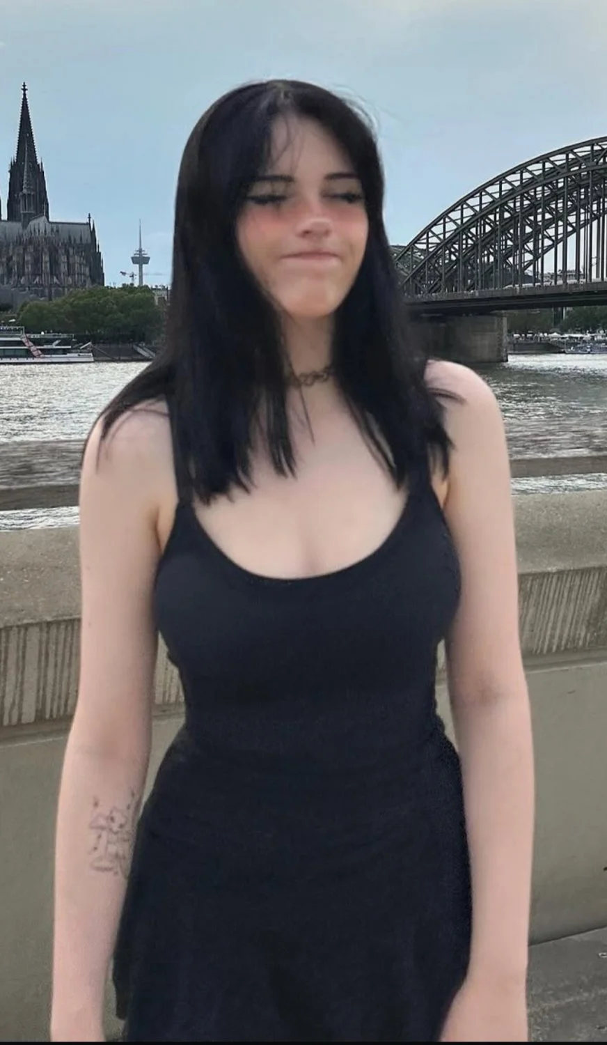 Lisa dressed up like a slut with ai(shadow) image 11
