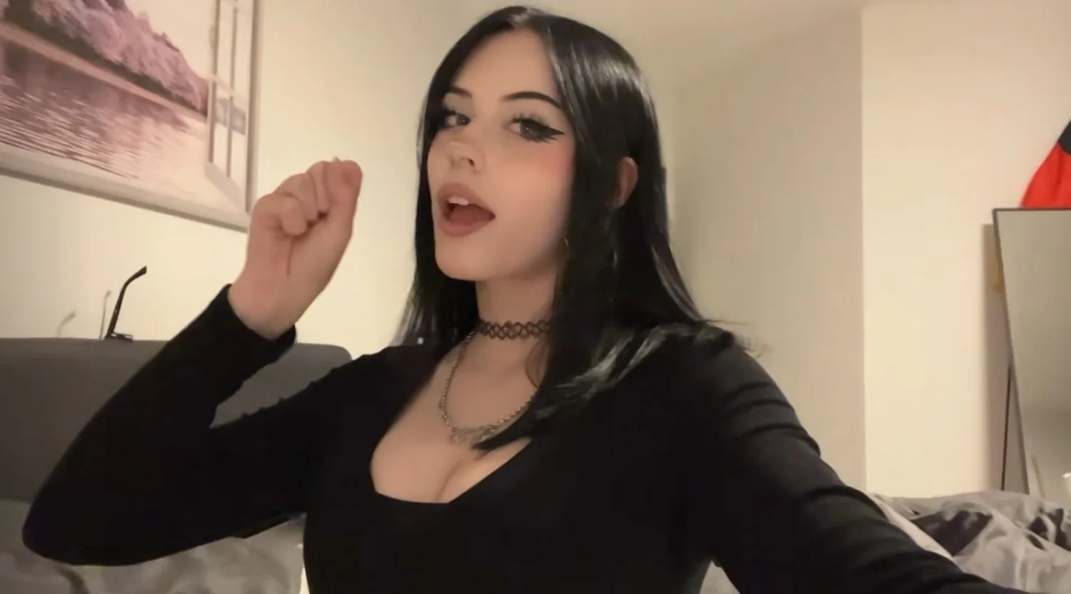 Lisa dressed up like a slut with ai(shadow) image 38