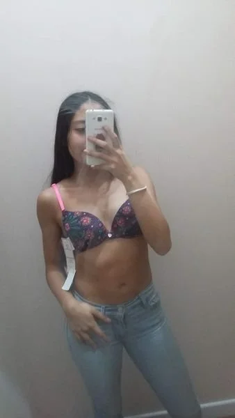Rica morra flaquita le manda fotos al novio image 11